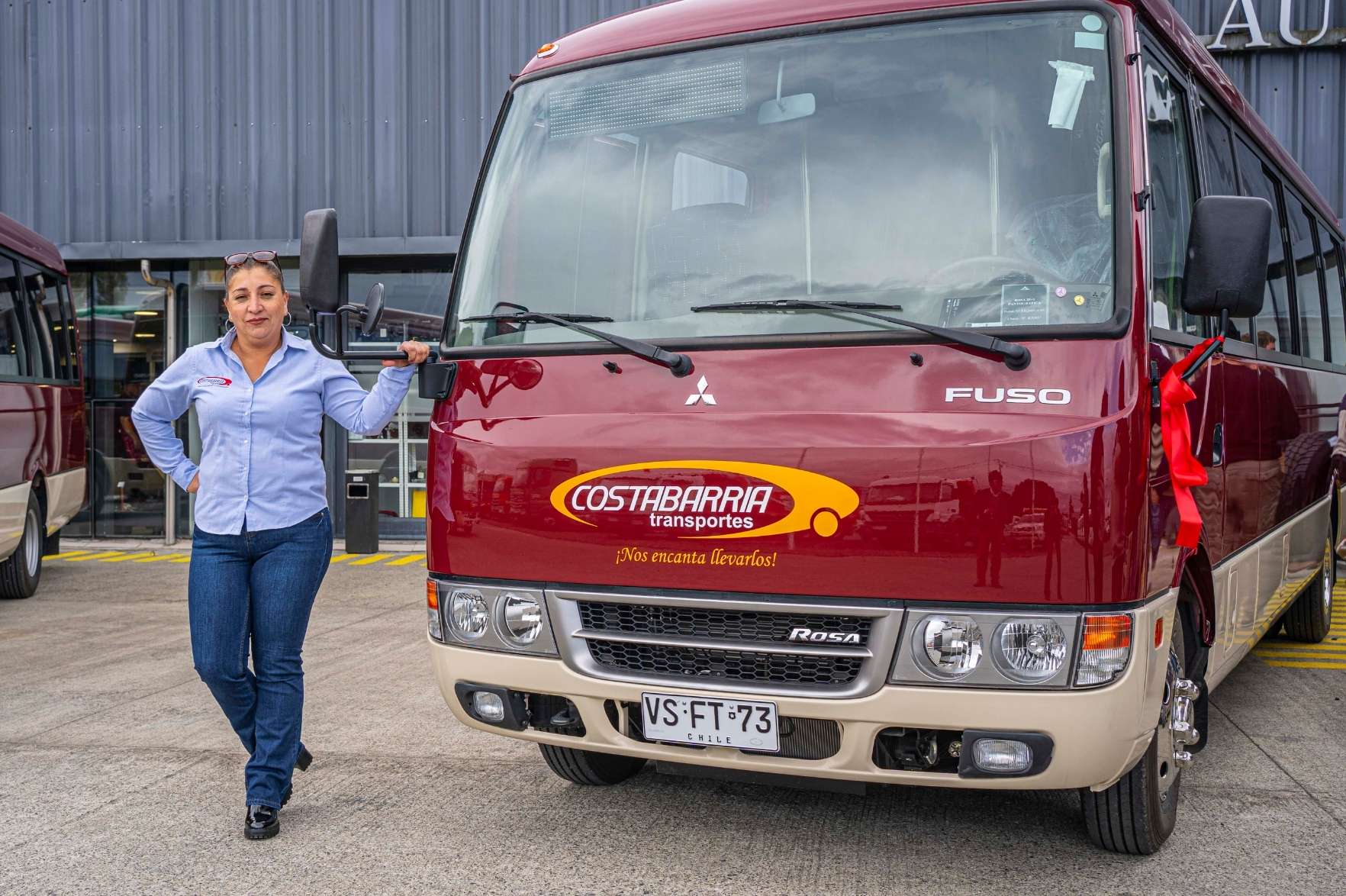 Costa Barría refuerza su operación en Chiloé con seis FUSO Rosa 