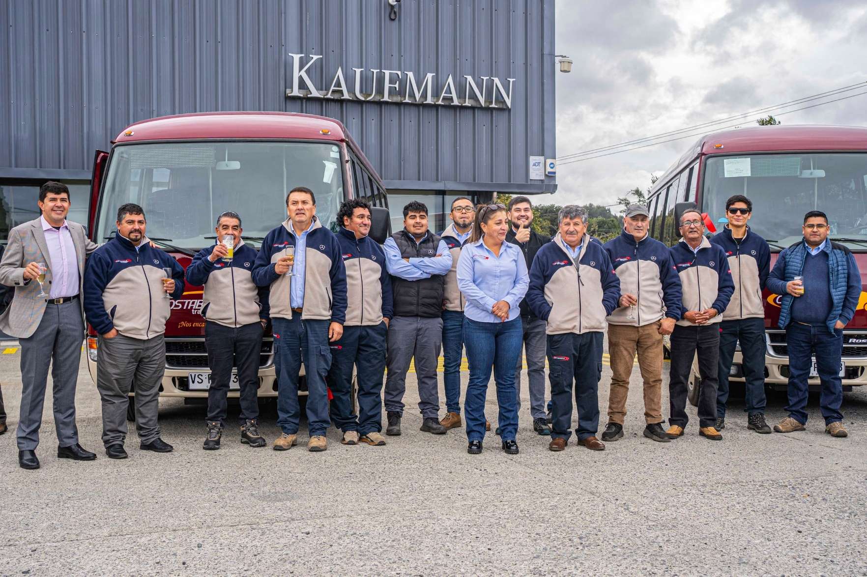 Costa Barría refuerza su operación en Chiloé con seis FUSO Rosa 