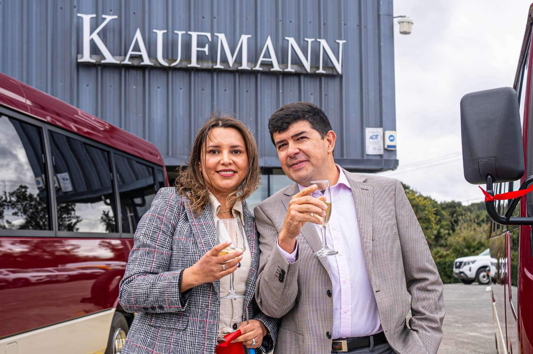 Costa Barría refuerza su operación en Chiloé con seis FUSO Rosa 