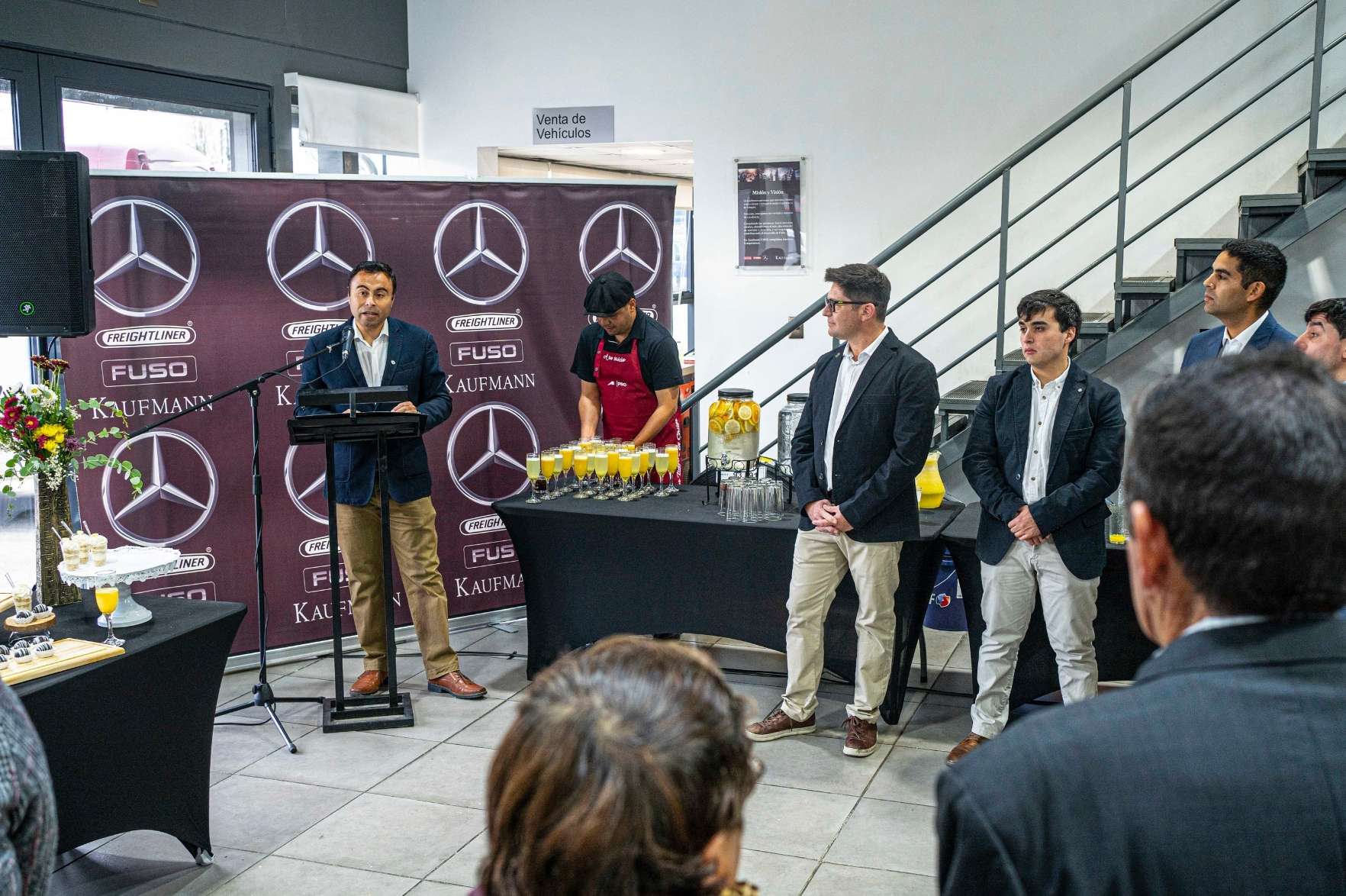 Costa Barría refuerza su operación en Chiloé con seis FUSO Rosa 