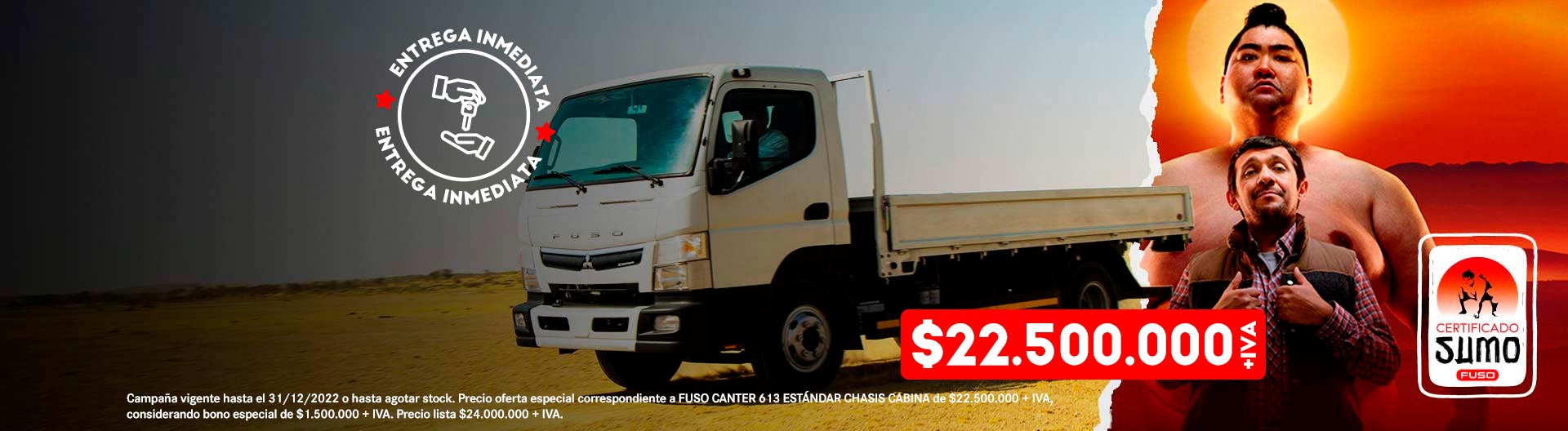 Camioneta Canter 613 Blanco, transitando por el desierto